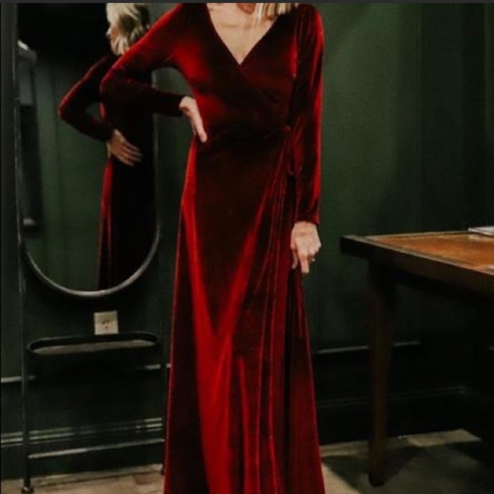 Balticborn Dresses |Balticborn Estrella Velvet
Wrap Maxi Dress